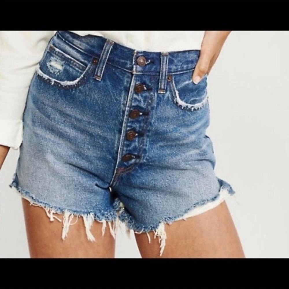 ABERCROMBIE & FITCH Natural Rise Denim Jeans Shorts Button Up Fly Size 26/2